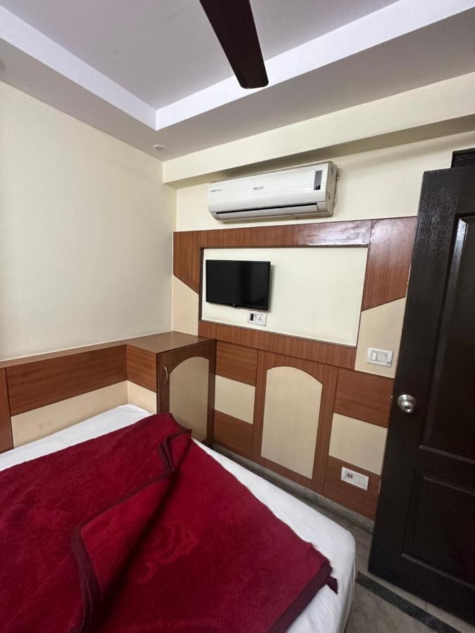 Hotel Mahalaxmi Deluxe New Delhi Exterior photo